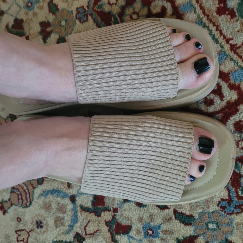 Tan Slide Sandals with Ribbed Strap